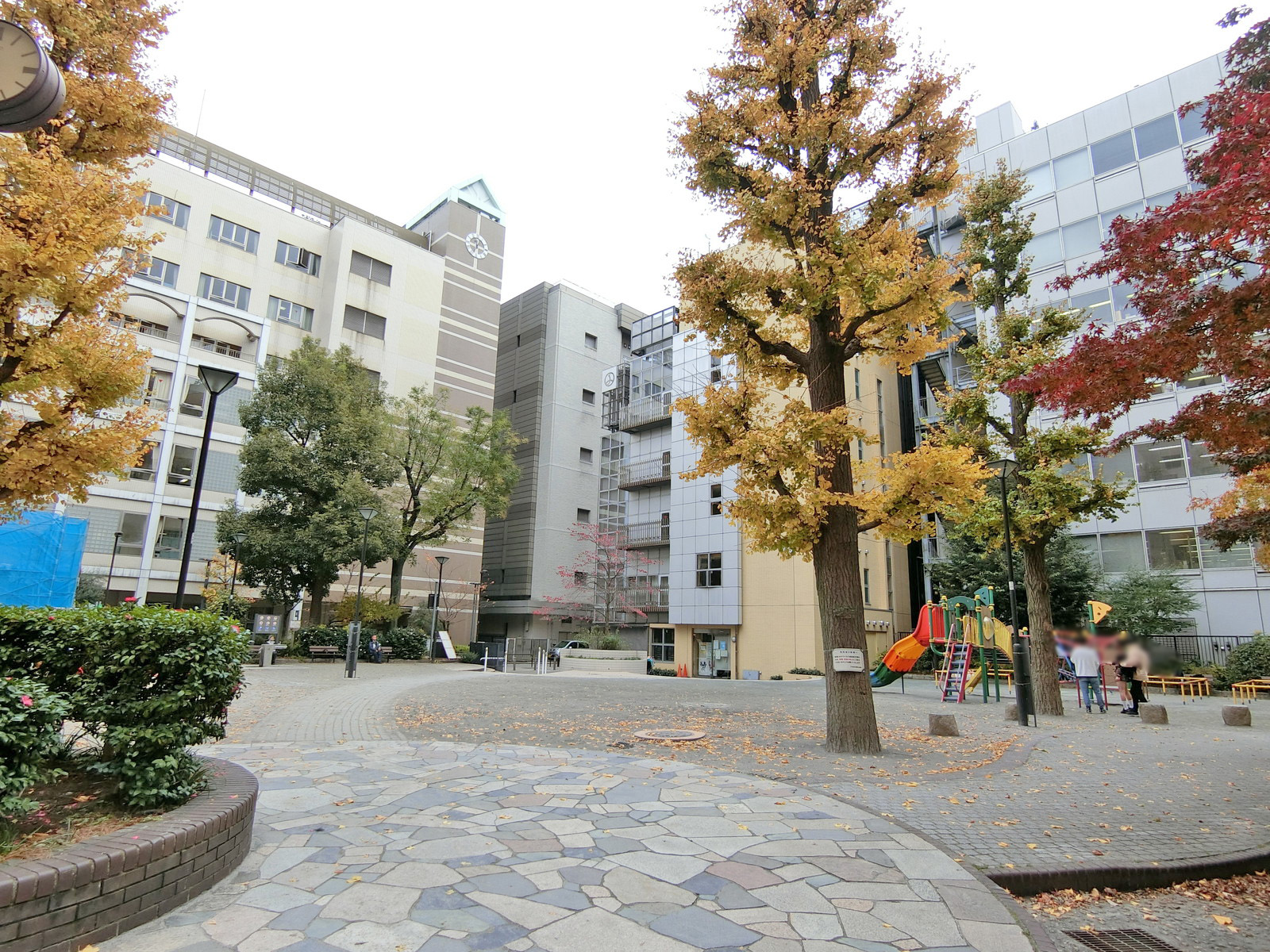 近くの千代田区立神田児童公園