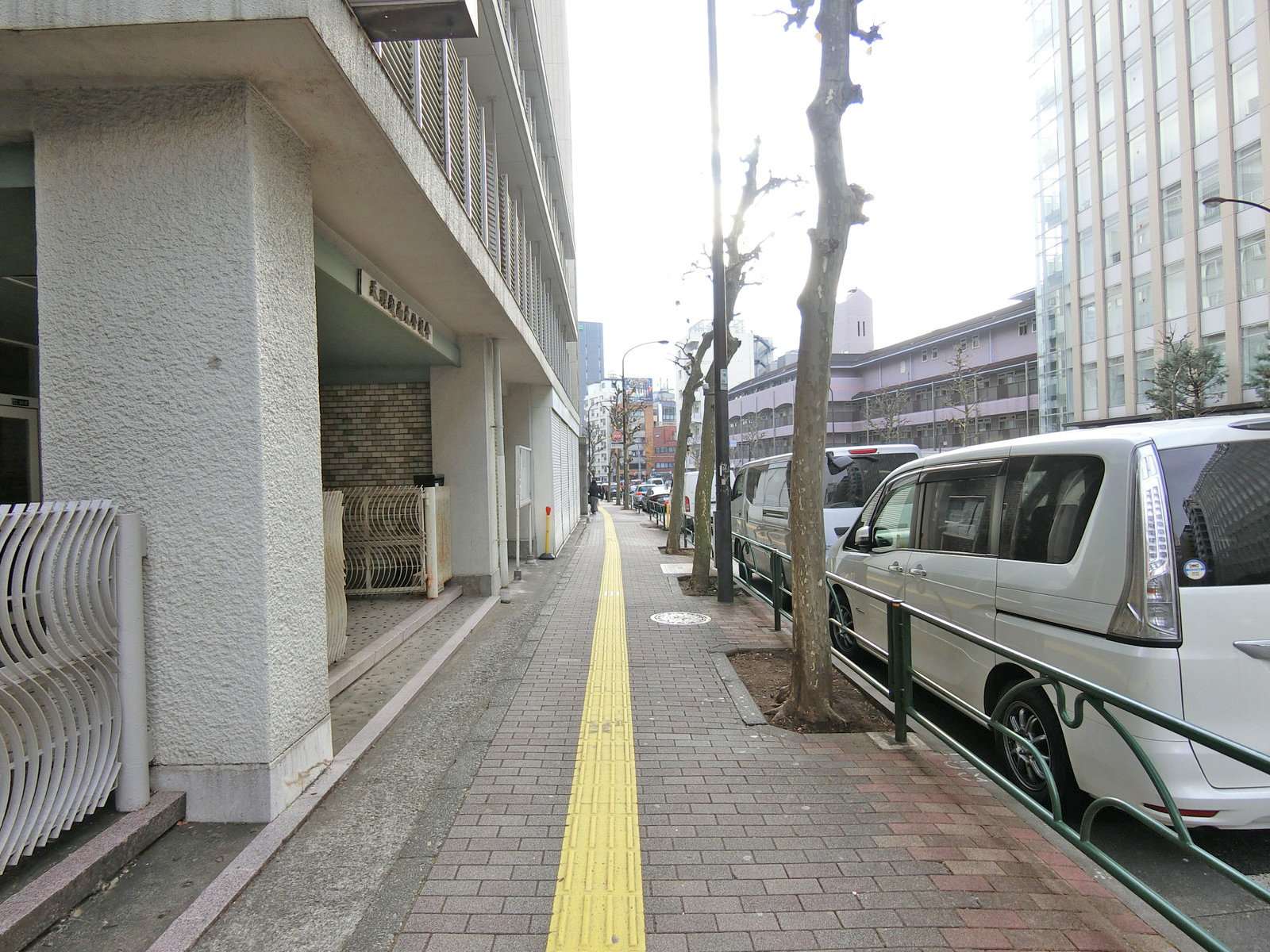 ESQ広尾前面の通り