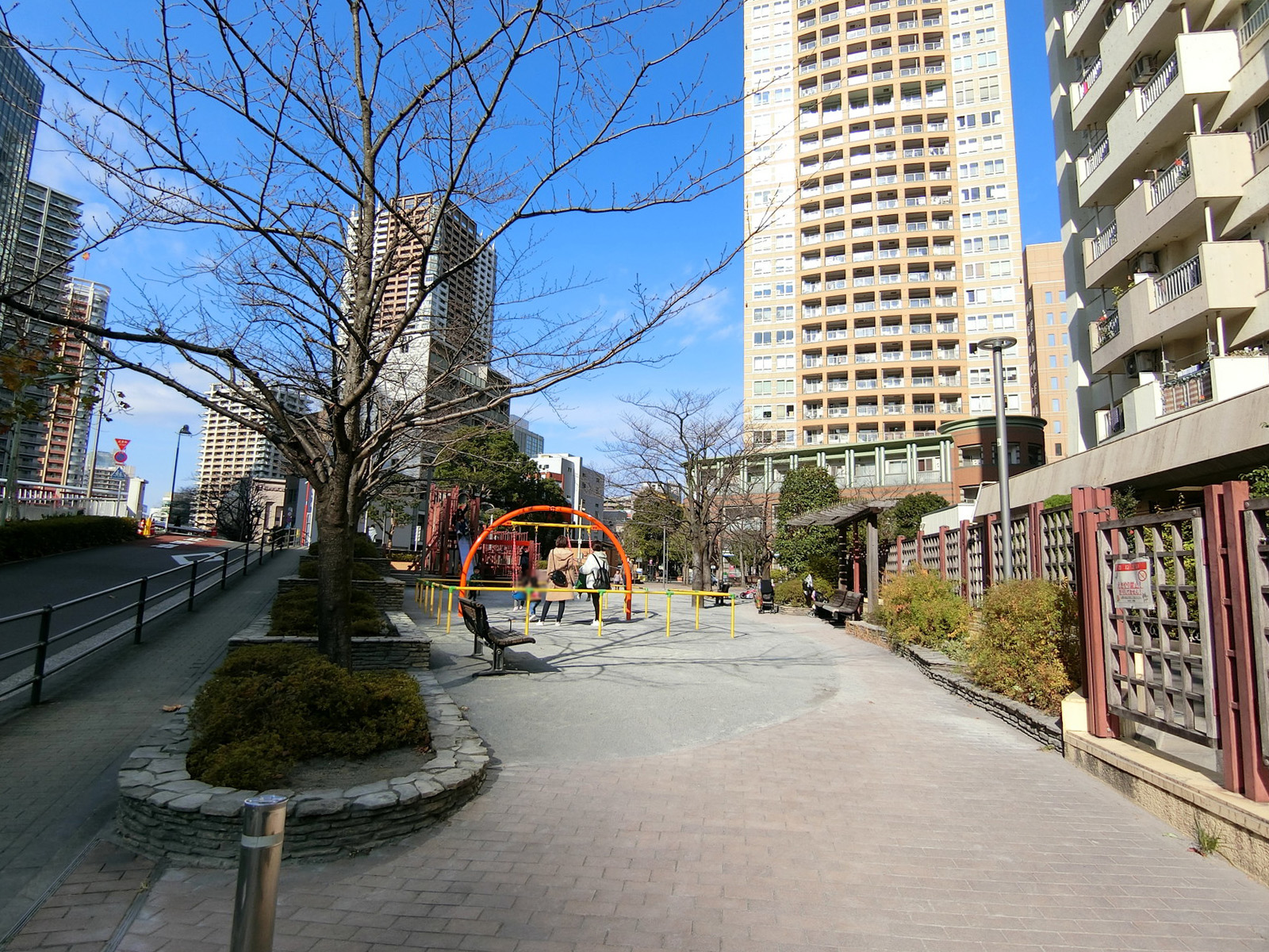 徒歩1分の御成橋公園