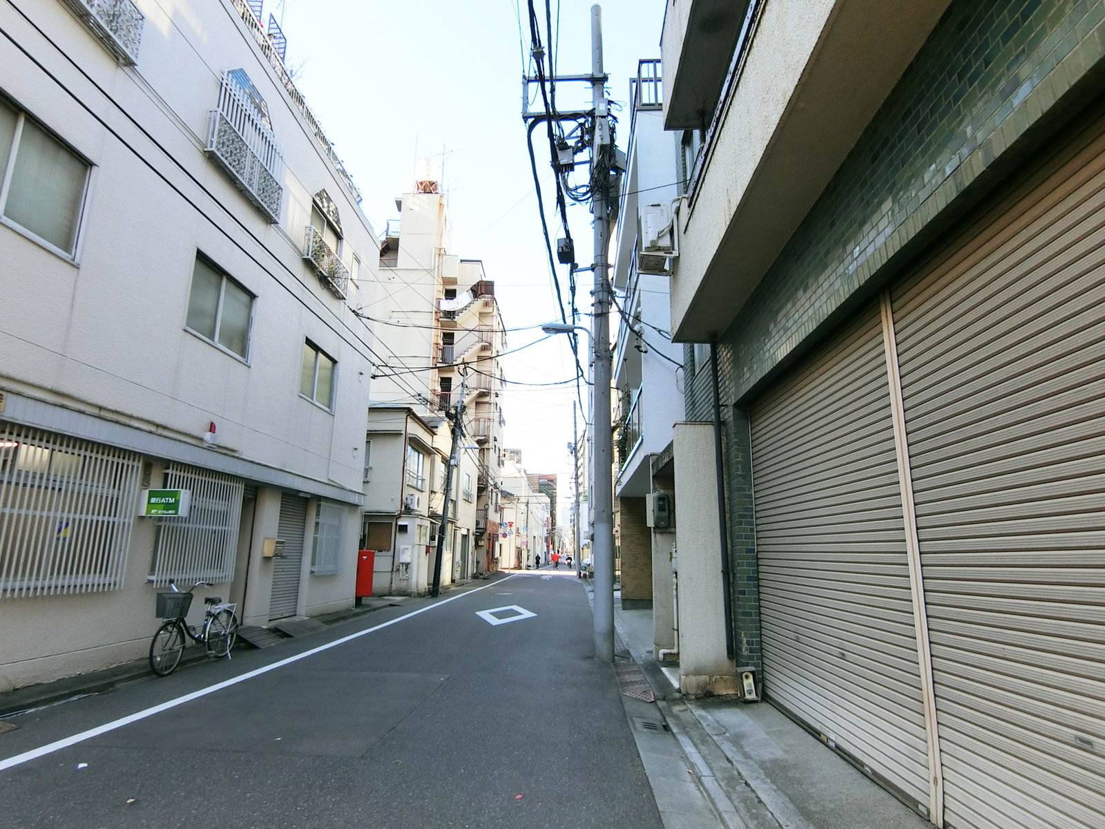 遠藤ビル前面の通り