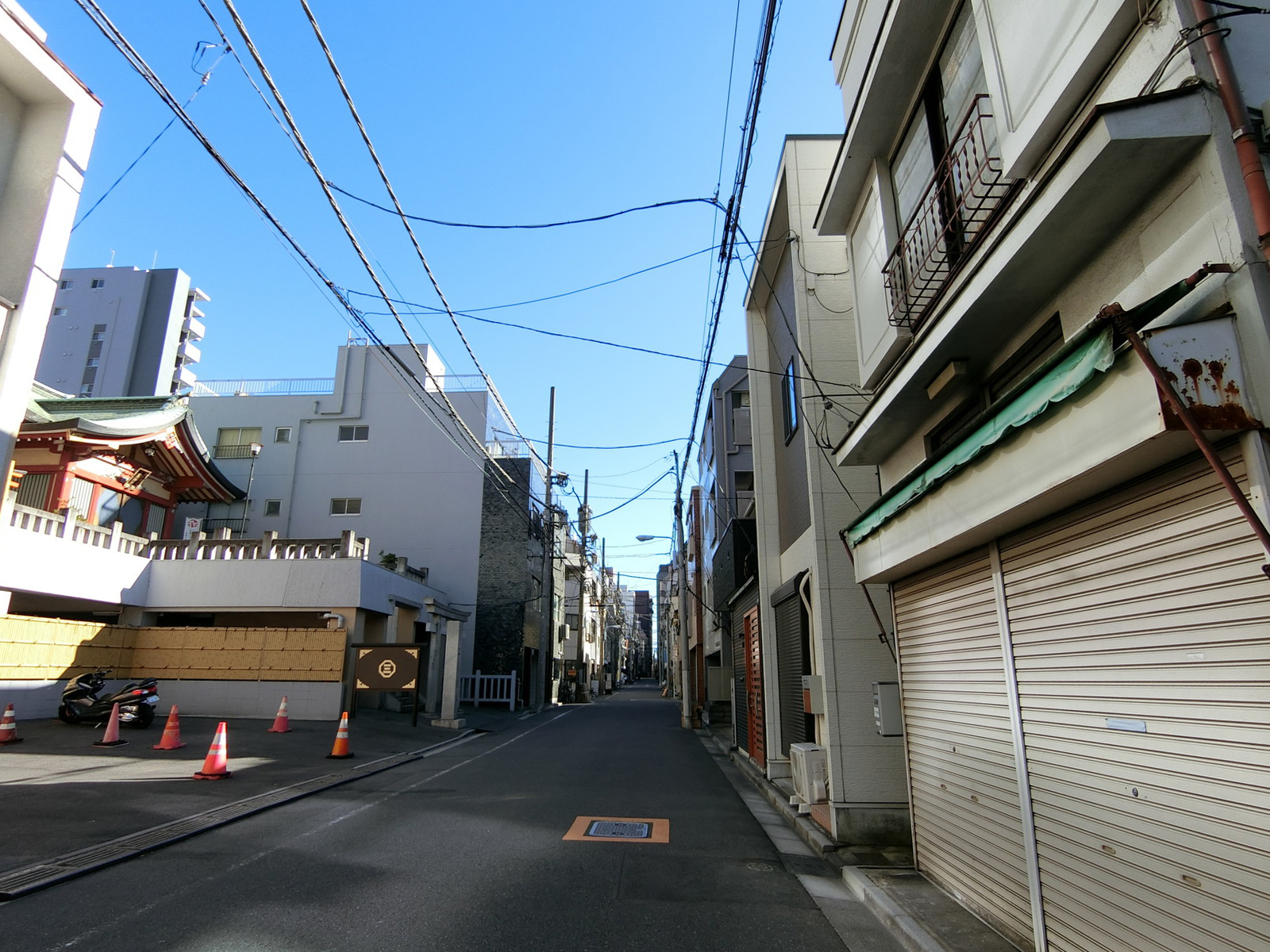 杉山ビル前面の通り