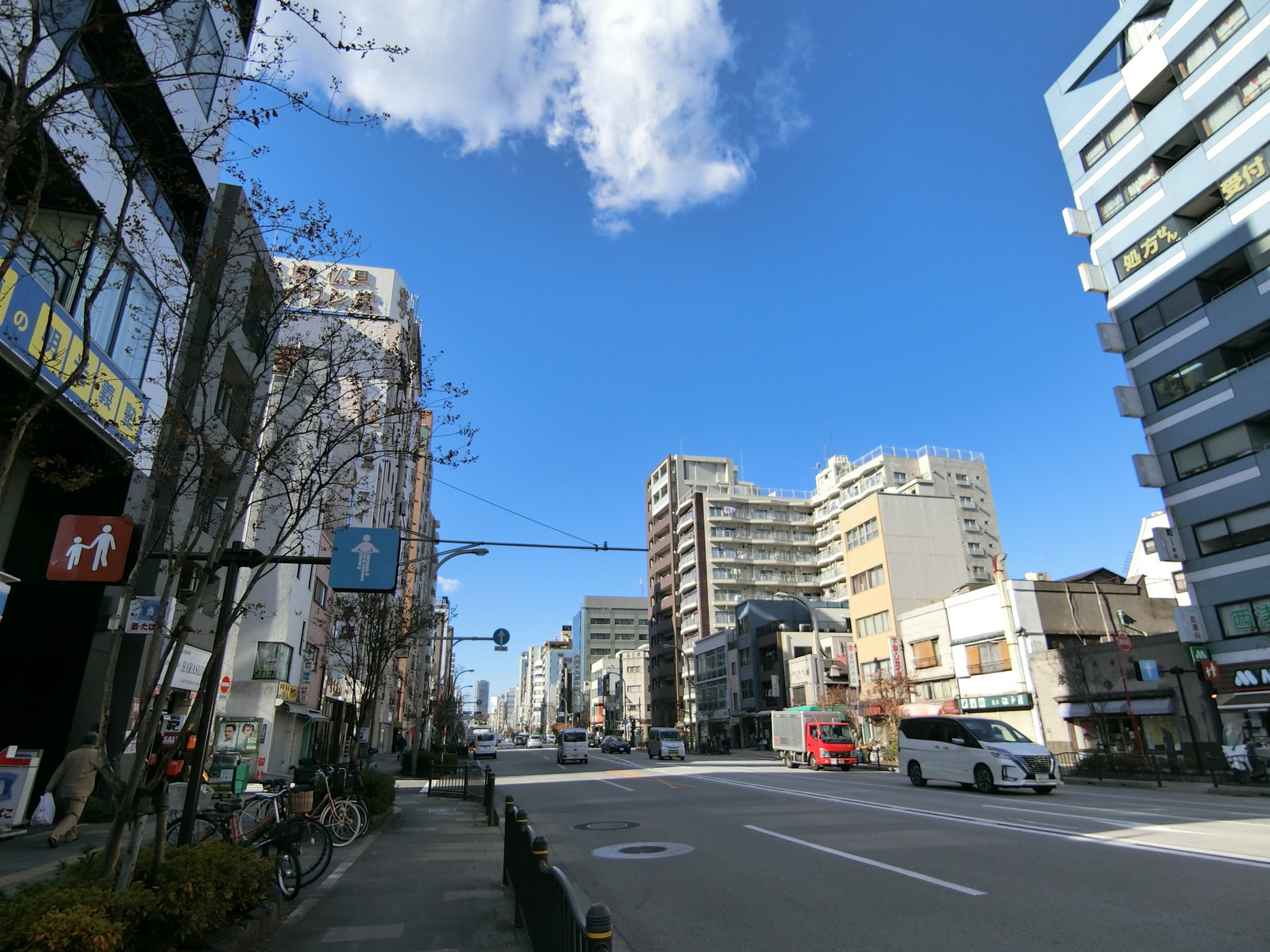 松が谷213ビル前面の浅草通り