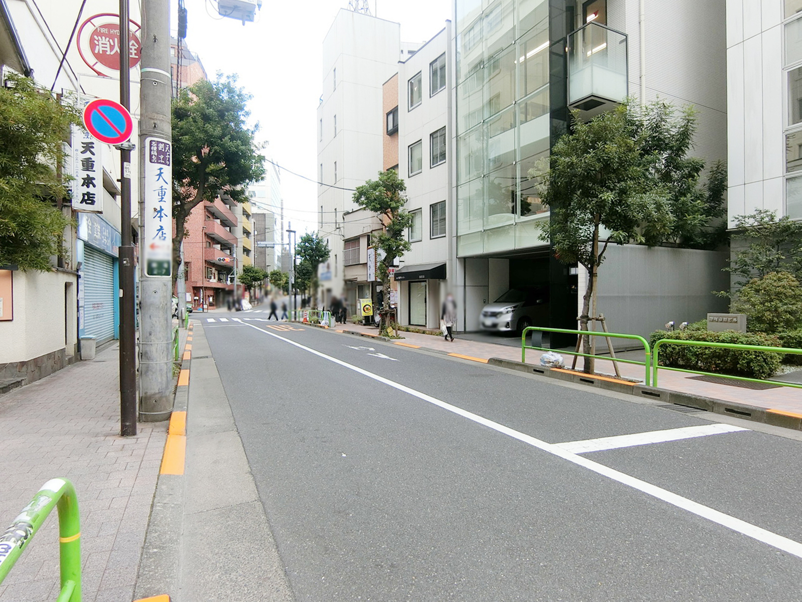 麹町市原ビル前面の東京FM通り