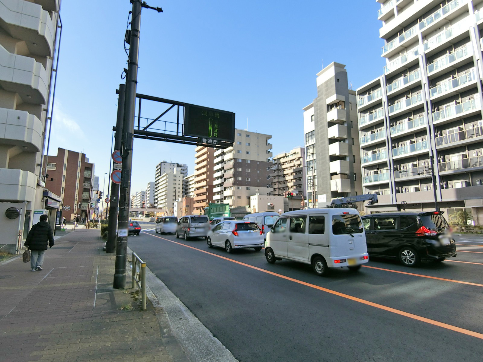 亀戸立田ビル前面の京葉道路