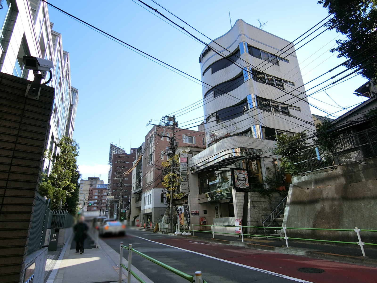 六本木453ビル前面の通り