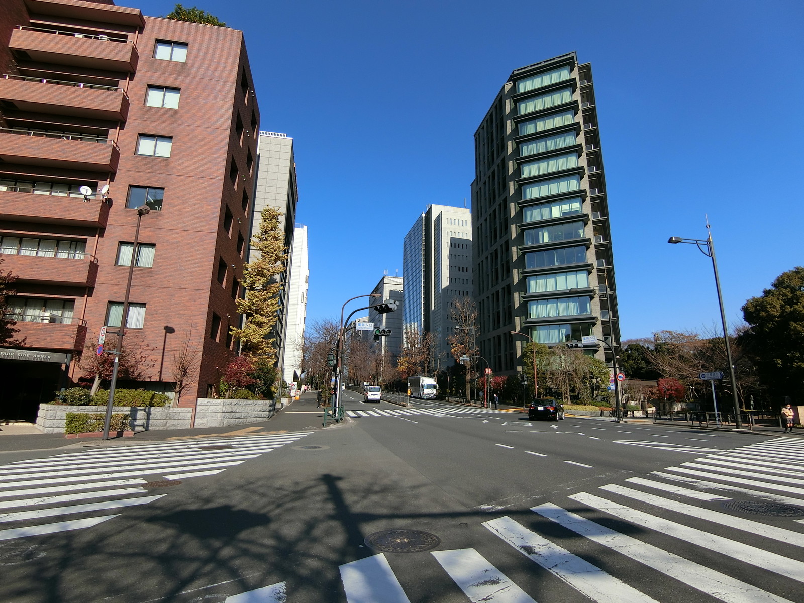 近くの内堀通り