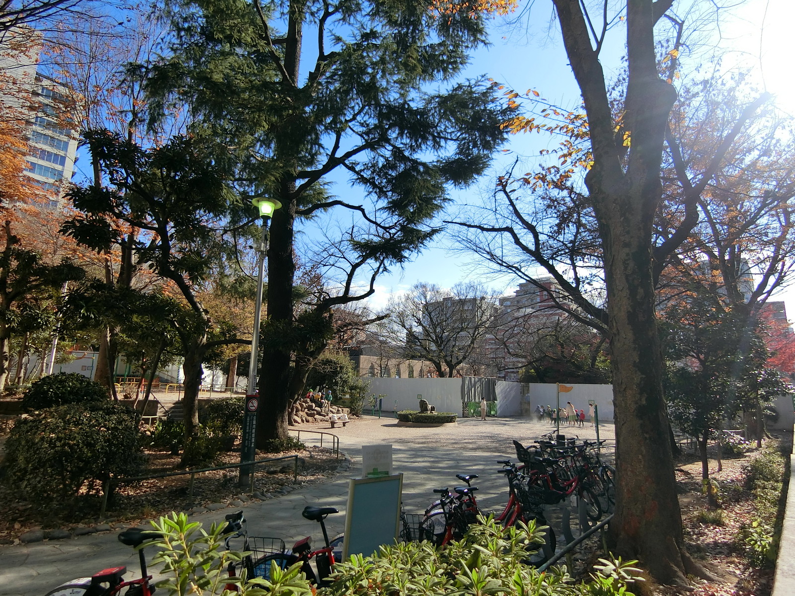 隣の東郷元帥記念公園