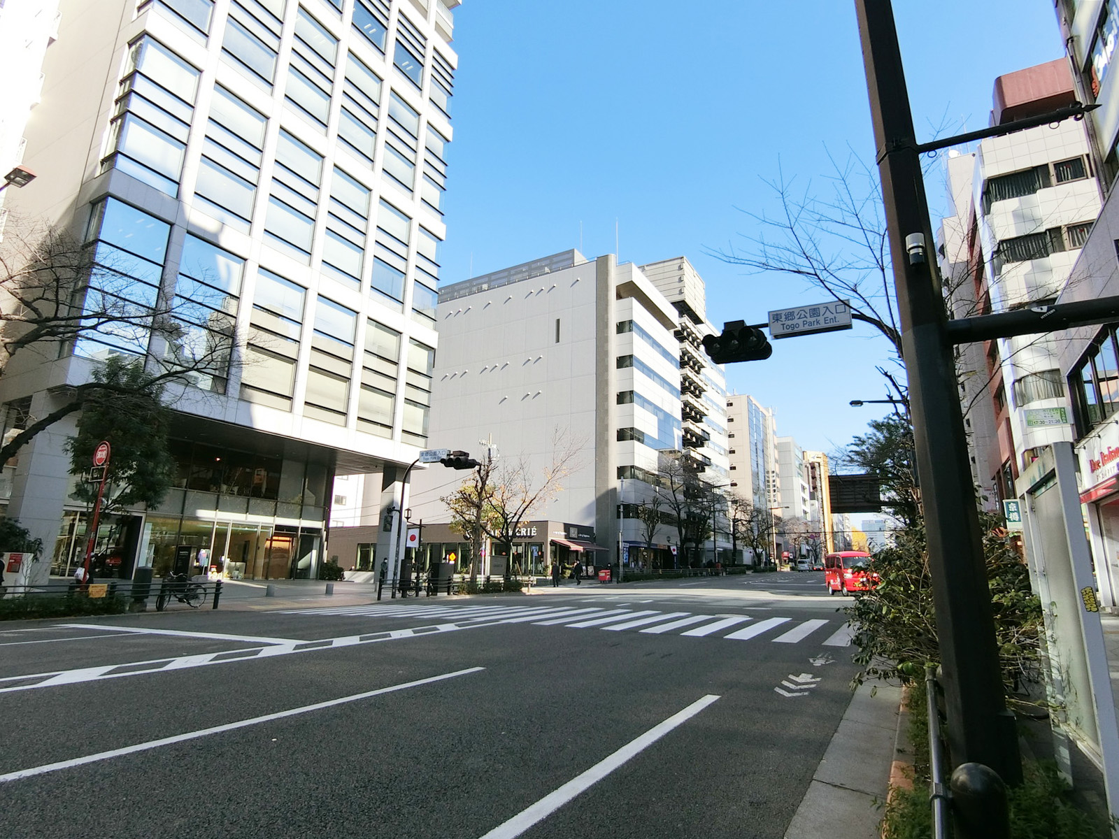 近くの靖国通り