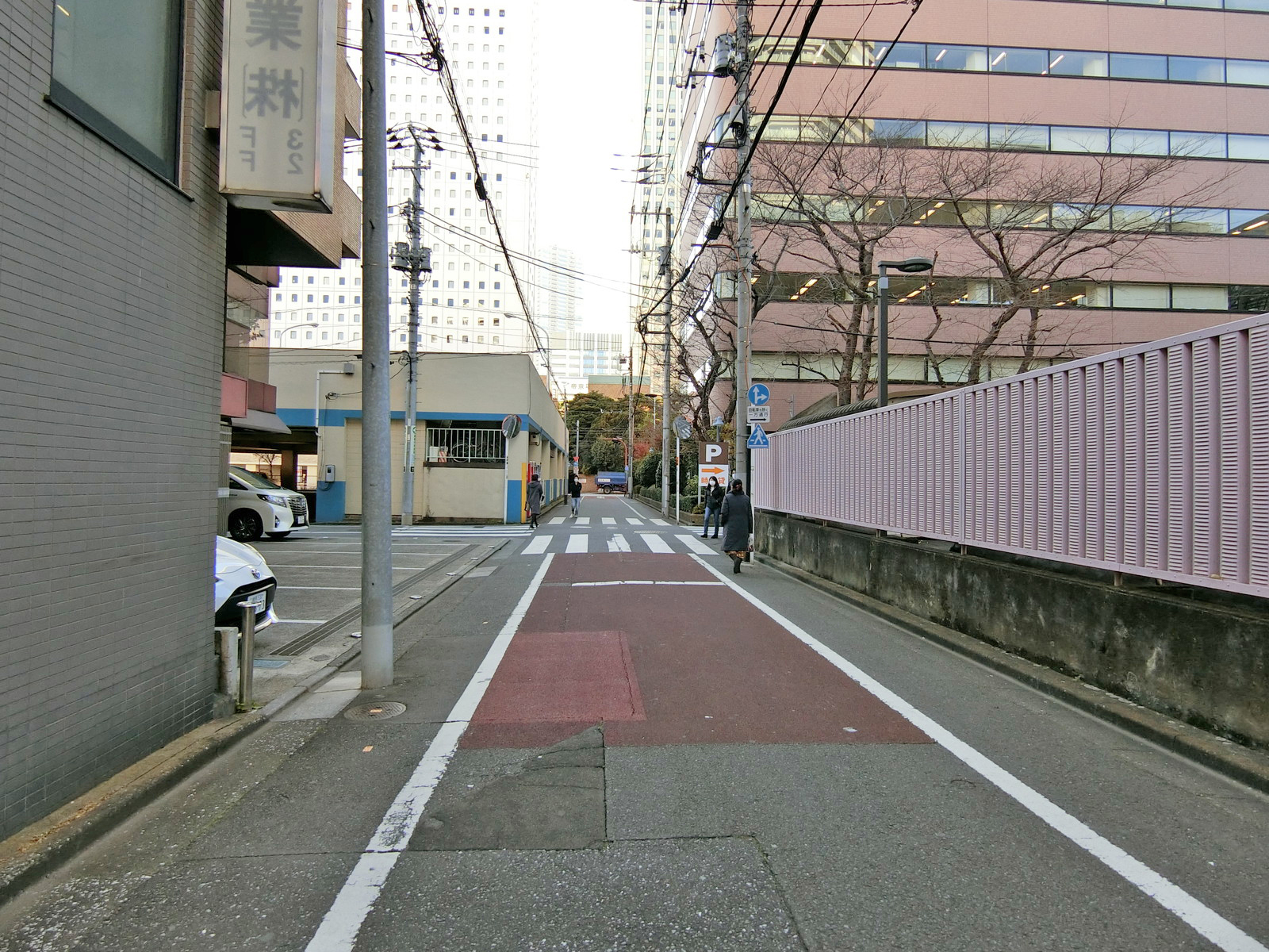 池袋AE-5ビル前面の通り