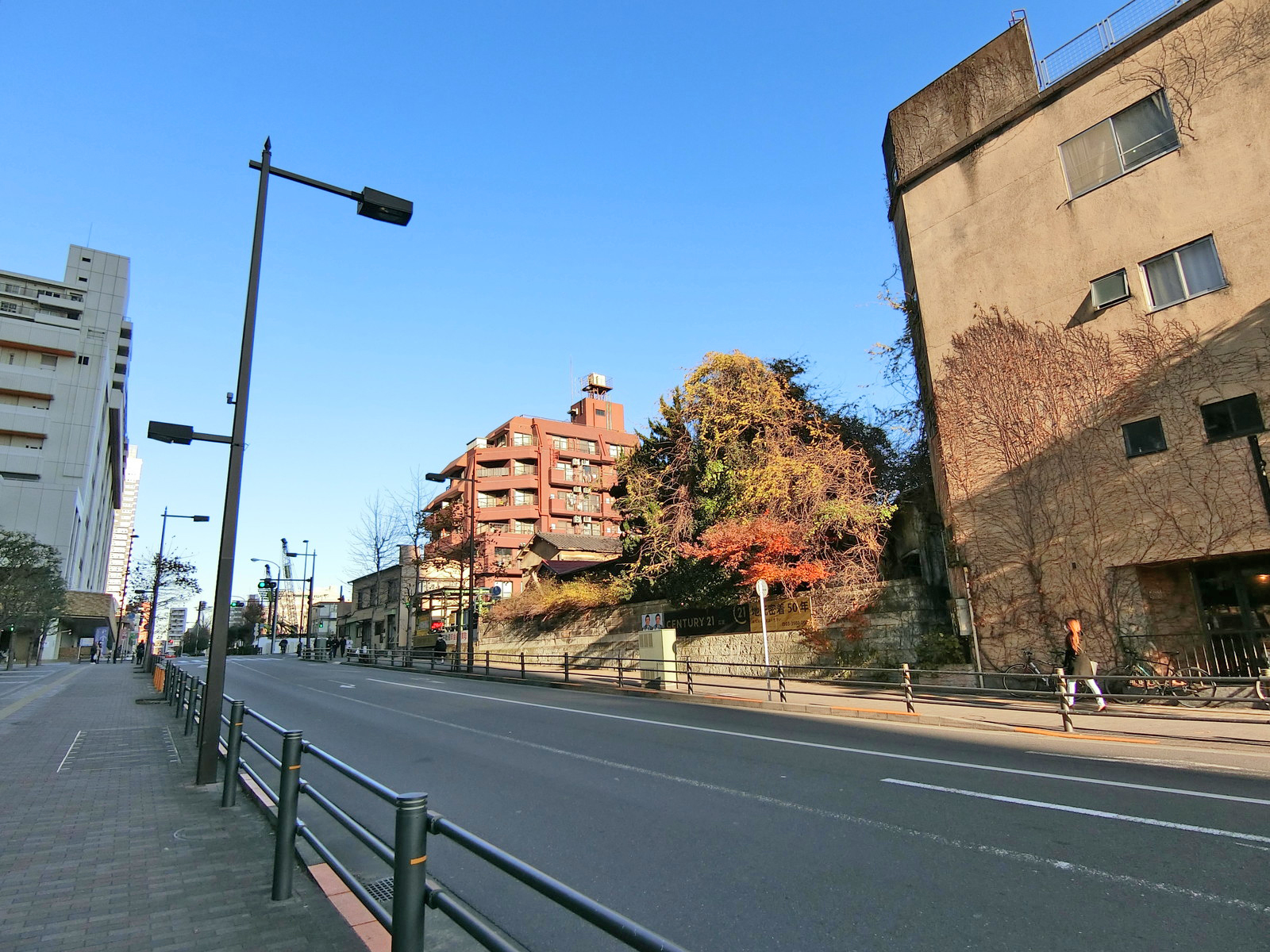 周辺は閑静なエリア