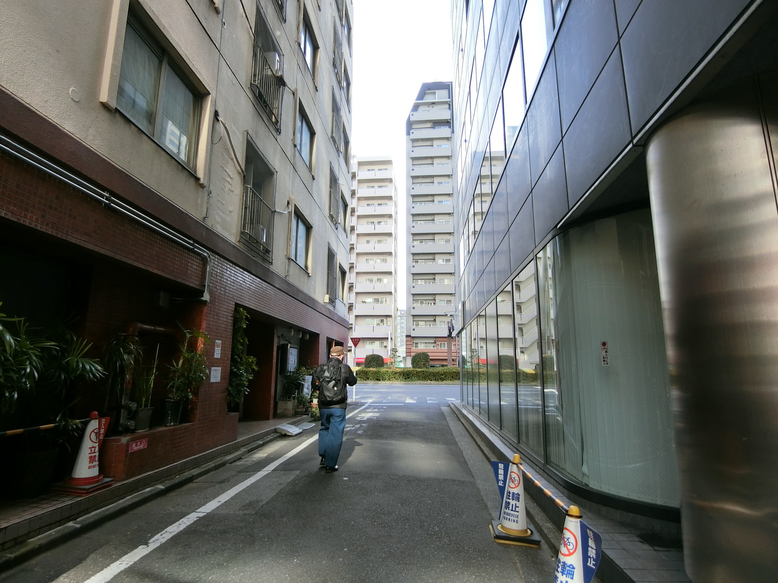 ホテイビル前面の通り