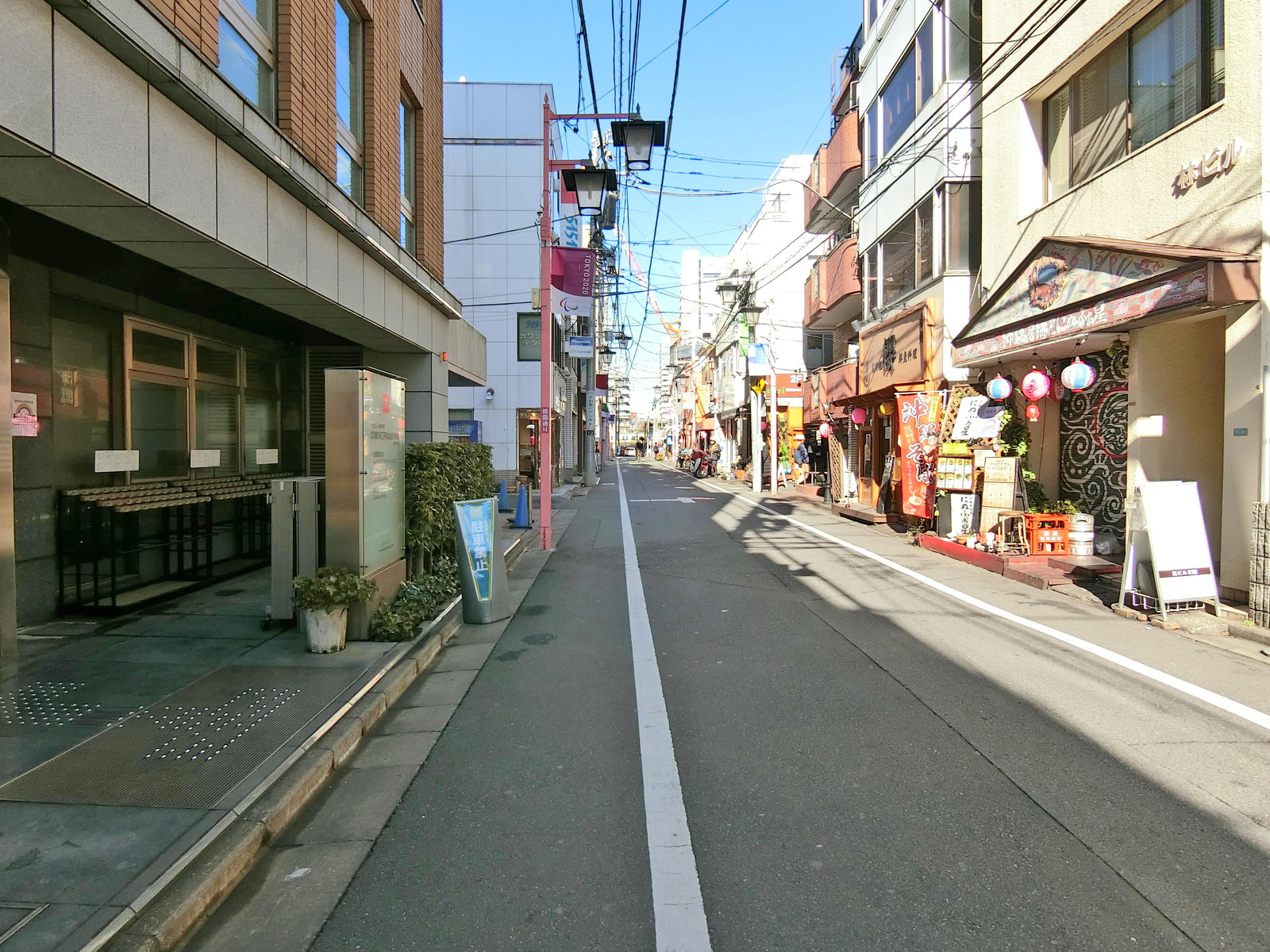 倉田ビル前面の通り