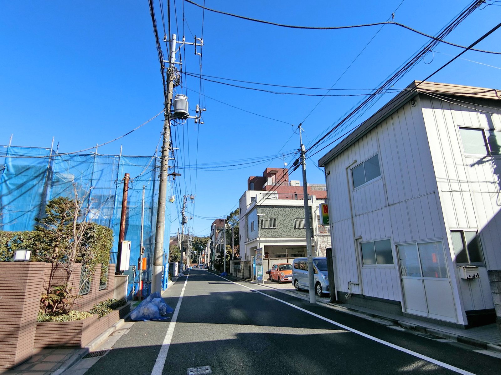 矢澤ビル前面の通り
