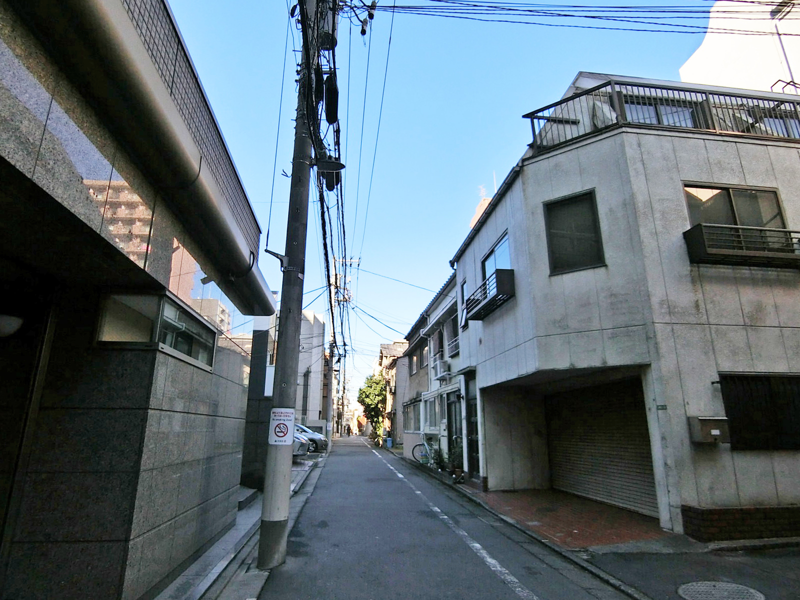 三和第二ビル前面の通り