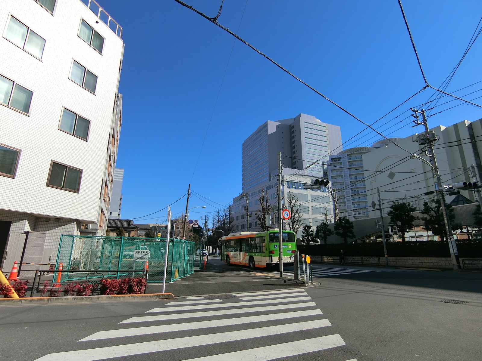 周辺は落ち着いた雰囲気のエリア