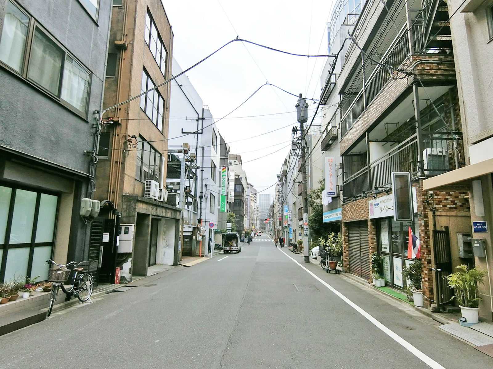 周辺は落ち着いた雰囲気のエリア