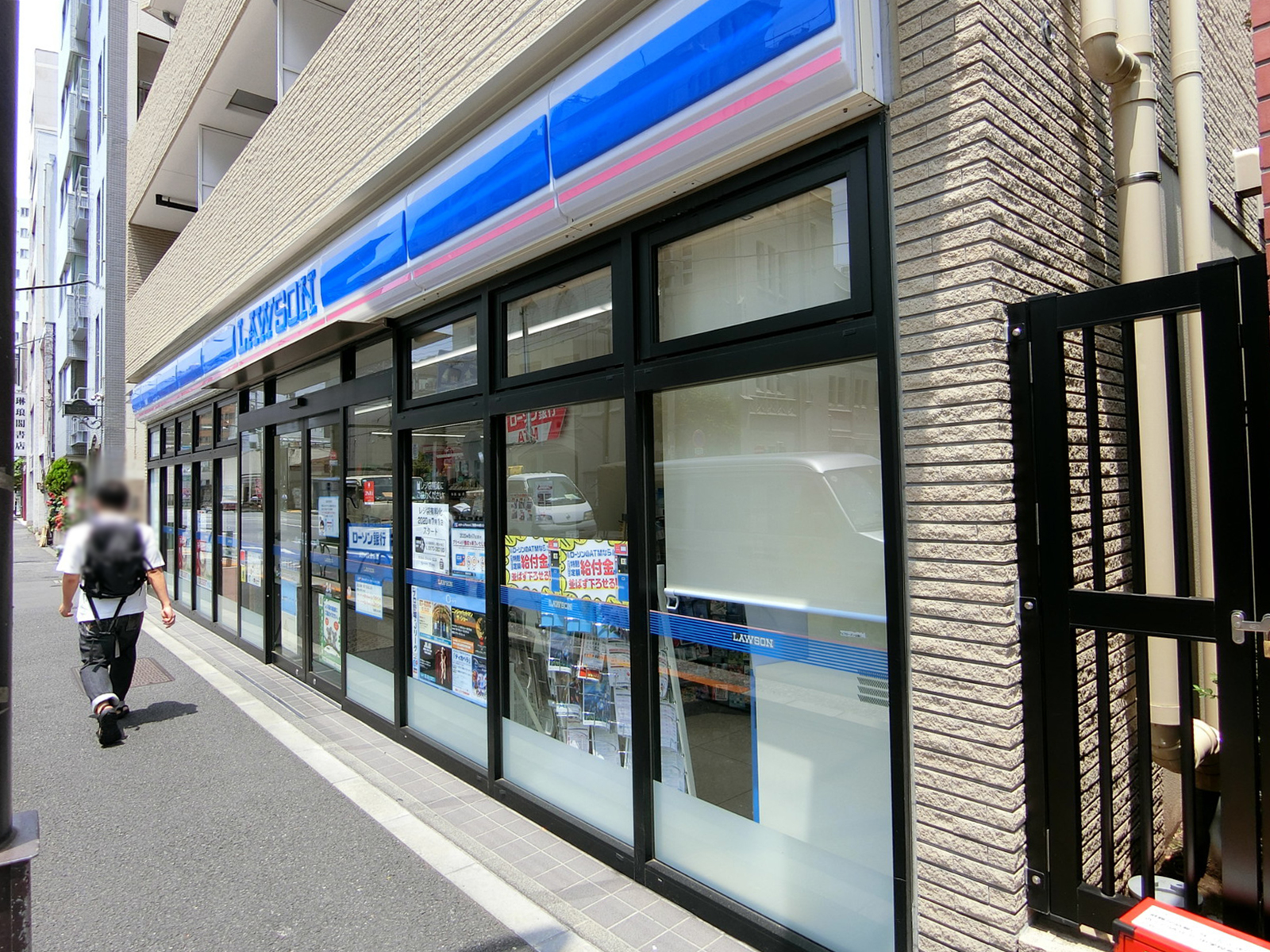 徒歩2分のローソン 文京本郷7丁目店