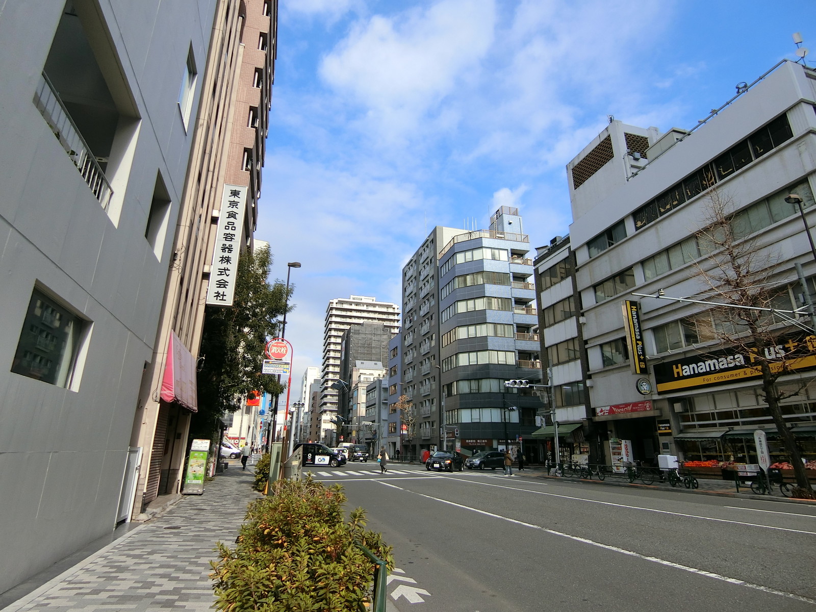 付近の昌平橋通り