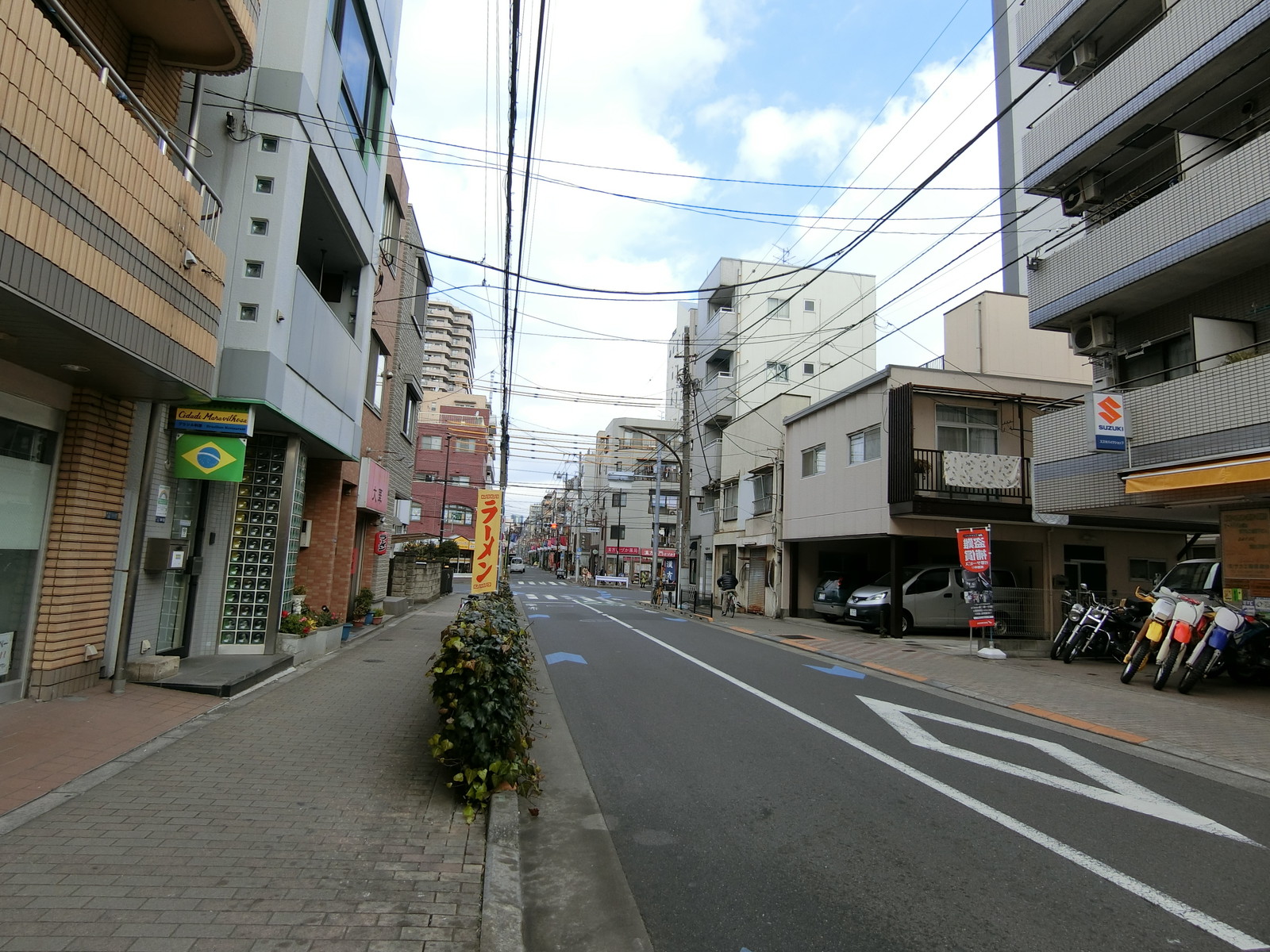 住吉宮本ビル前面の通り