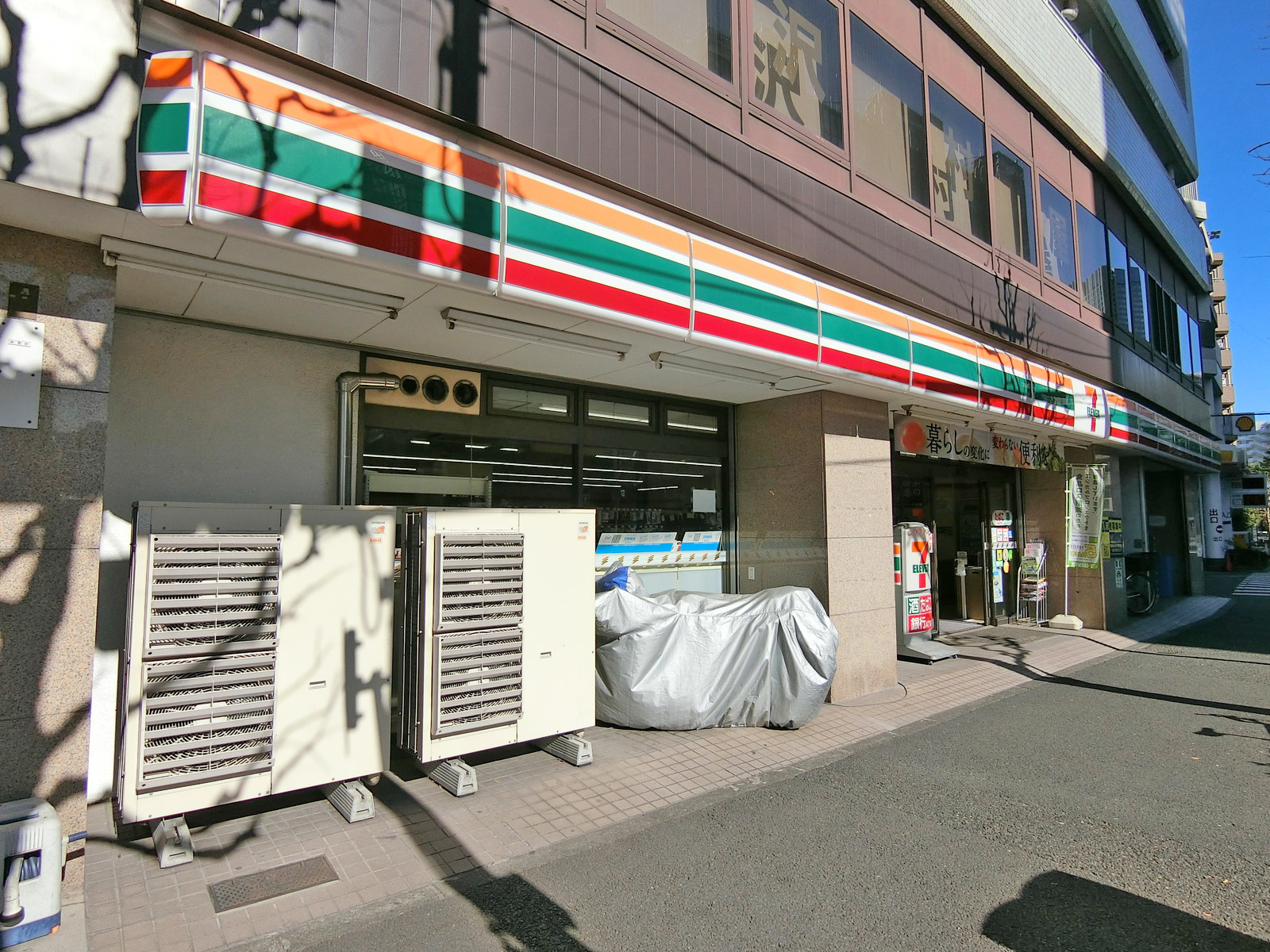 徒歩1分のセブンイレブン高田馬場店