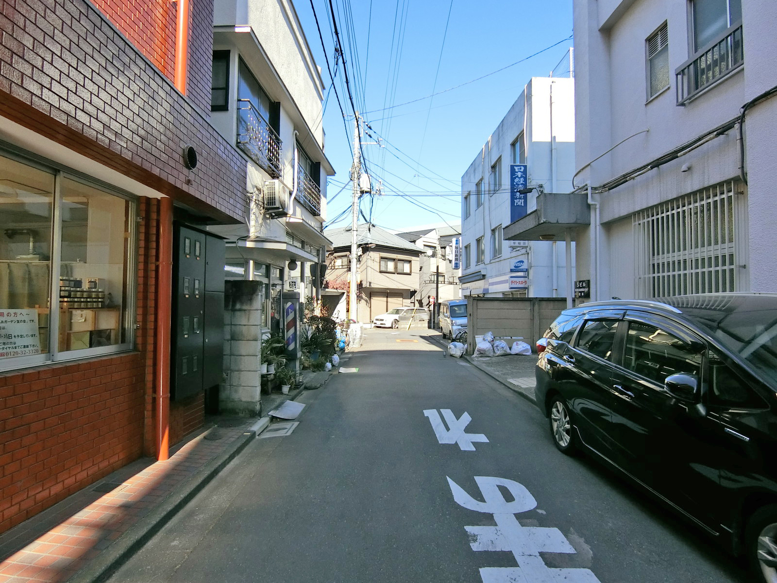 Sビル前面の通り