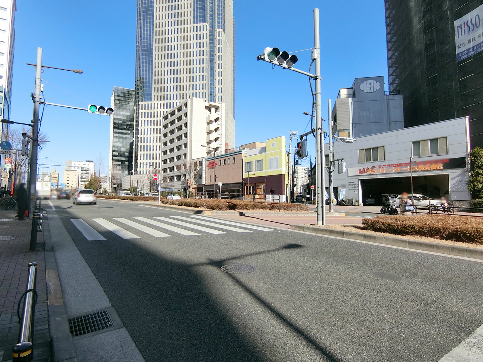 NFビル前面の山手通り