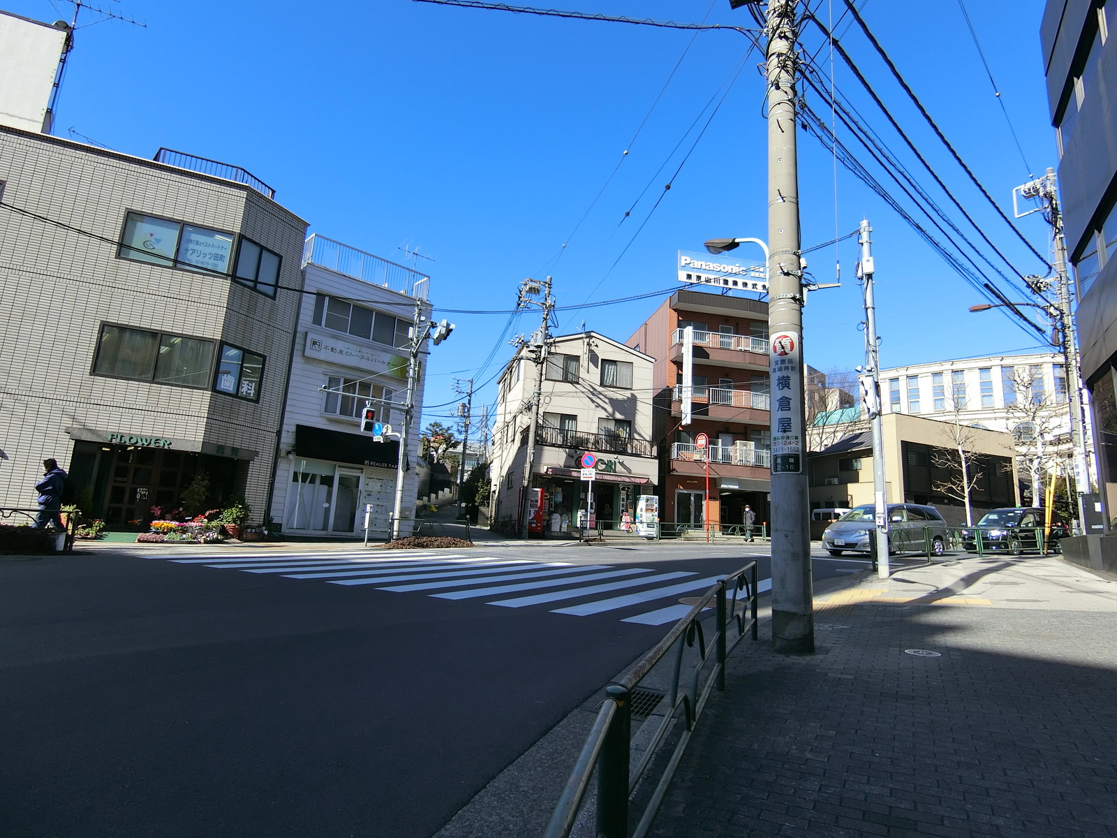 フジテラス高輪前面の通り