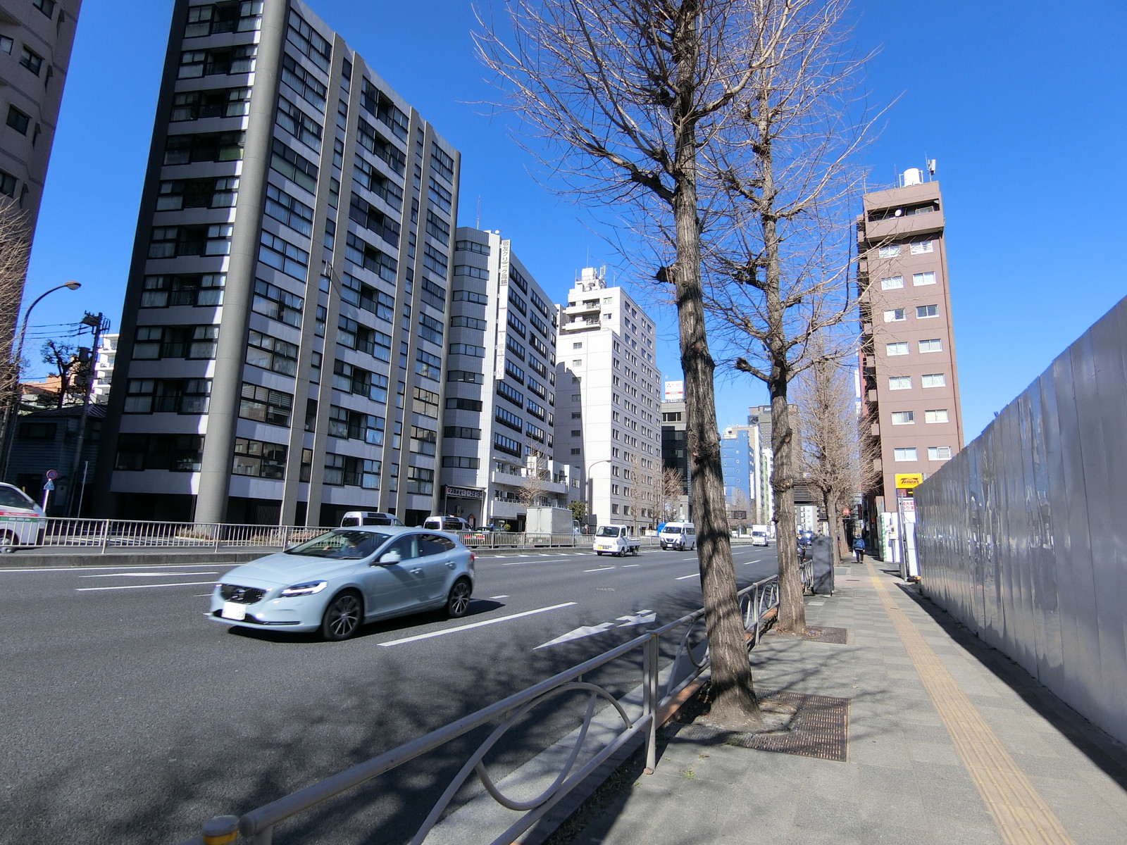 オフィス前面の第一京浜