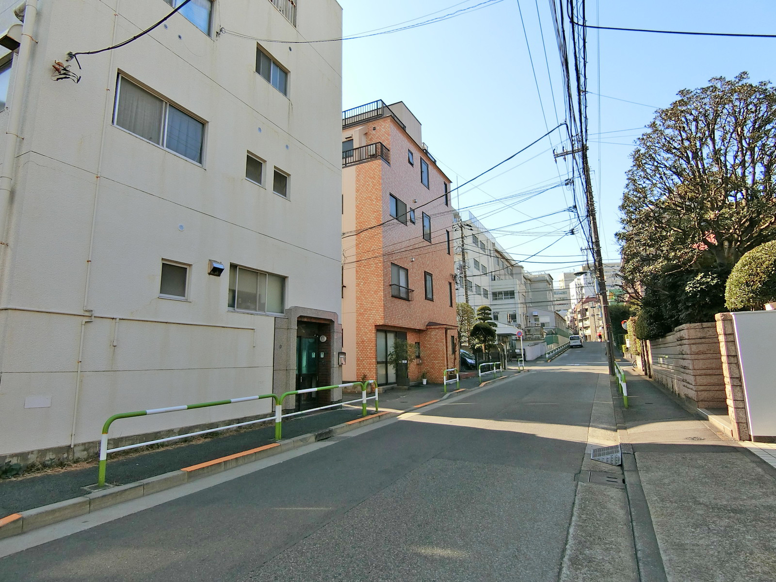 周辺は閑静なエリア