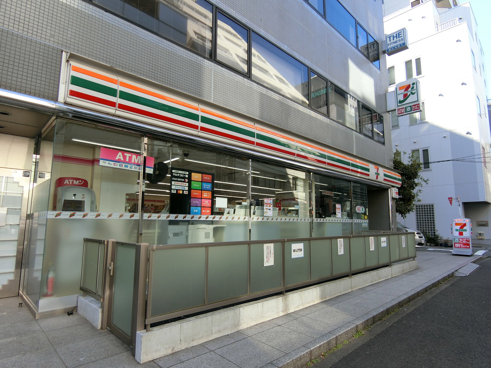 徒歩2分のセブンイレブン