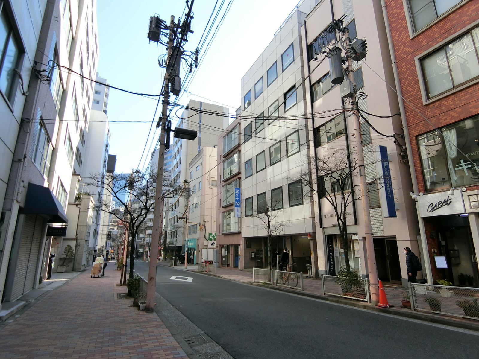 Gスクエア三田ビル前面の通り