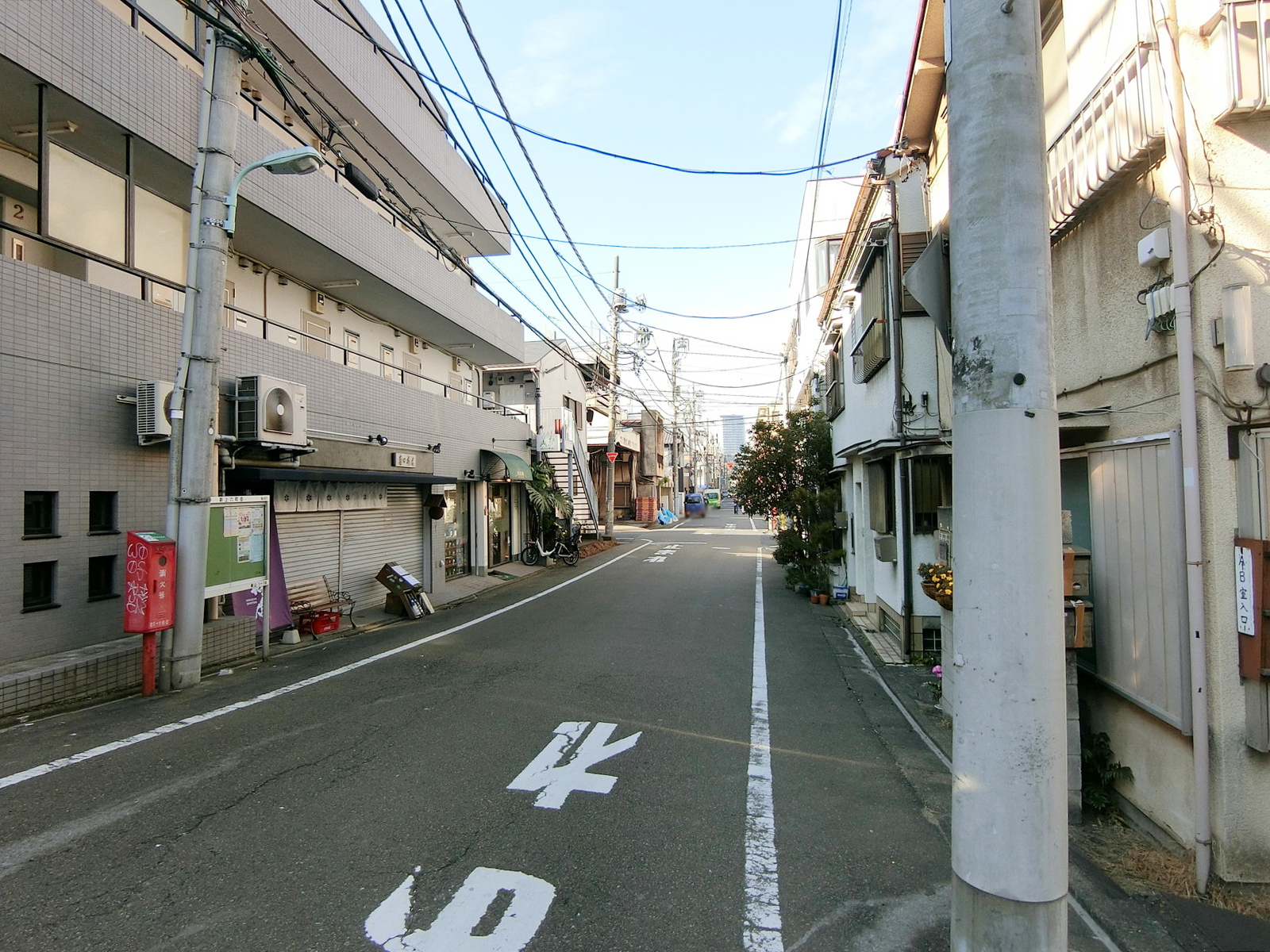 中目黒東山1丁目ビル前面の通り