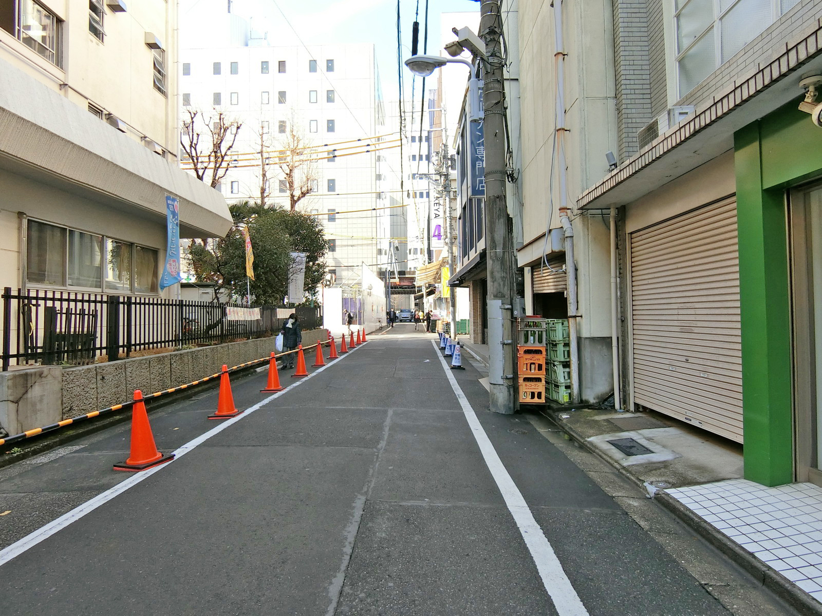 トーチョウビル前面の通り