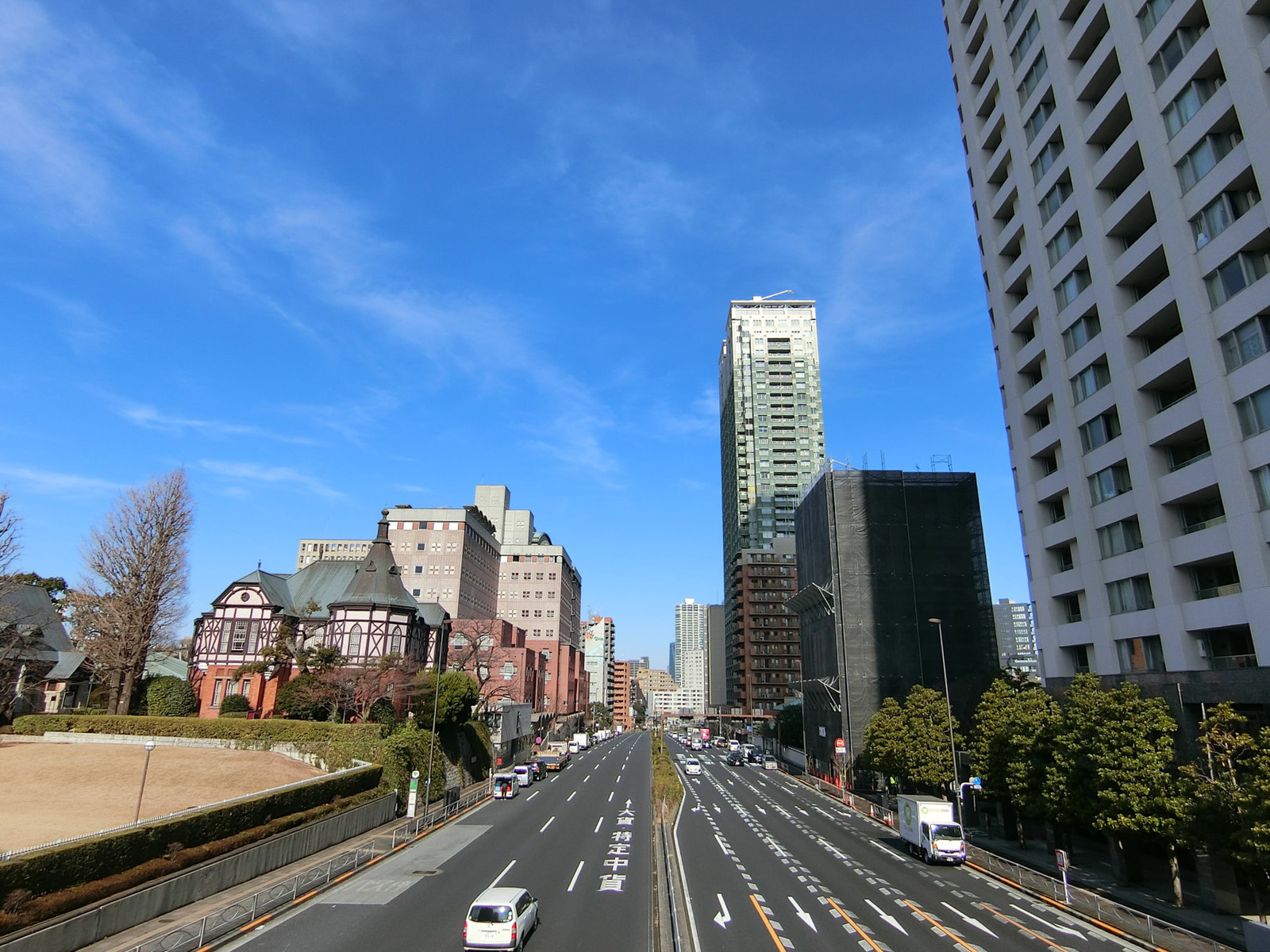 付近の桜田通り