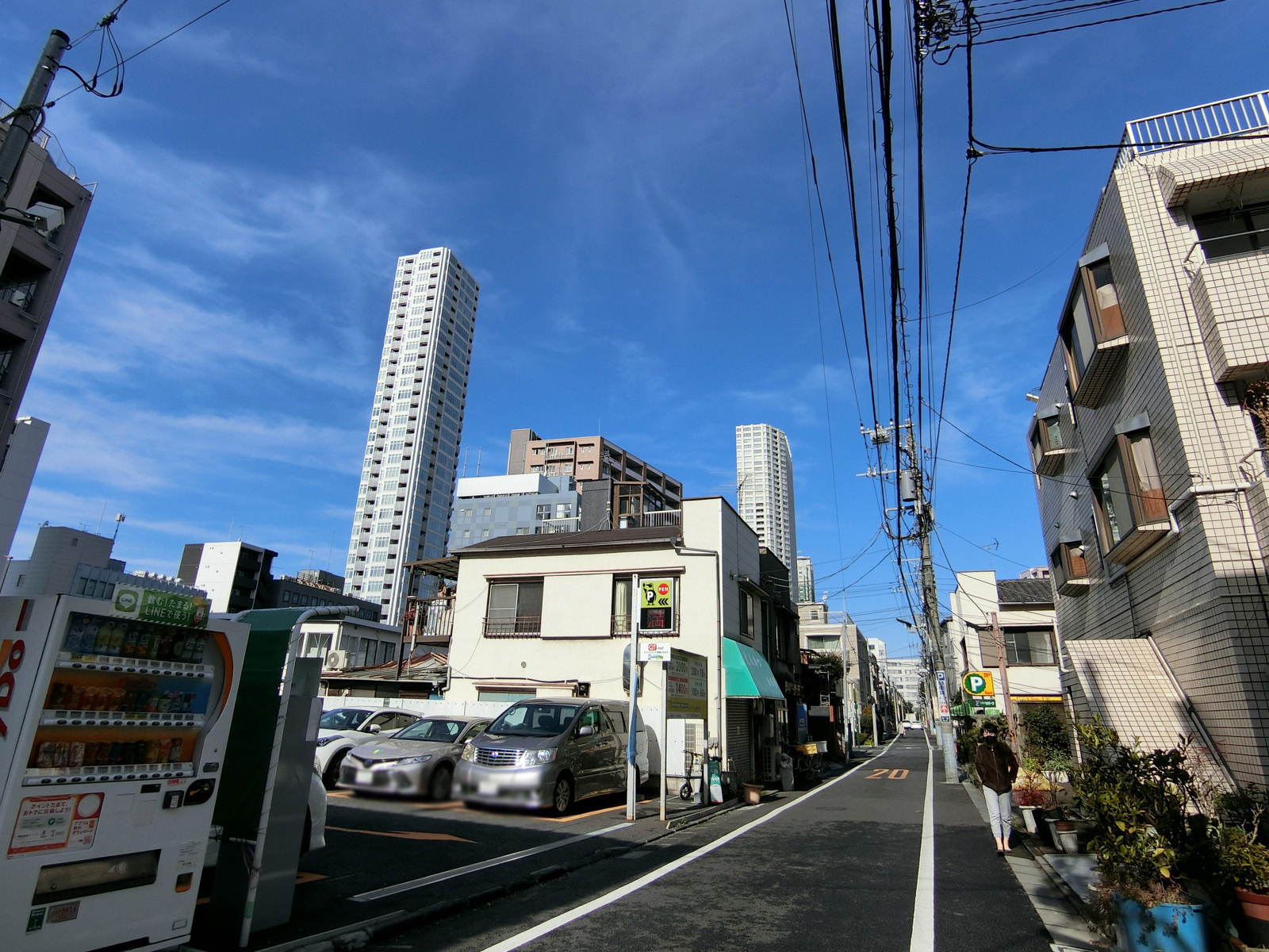 周辺は住宅街