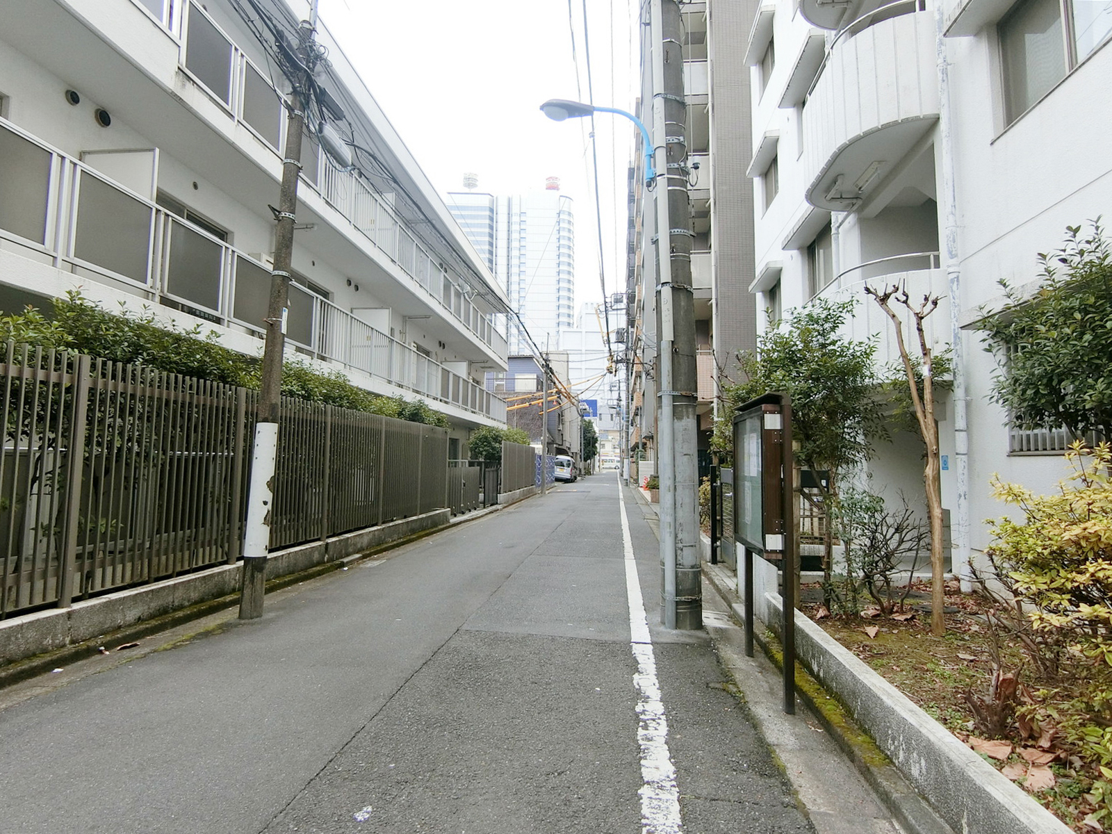 KKMビル前面の通り