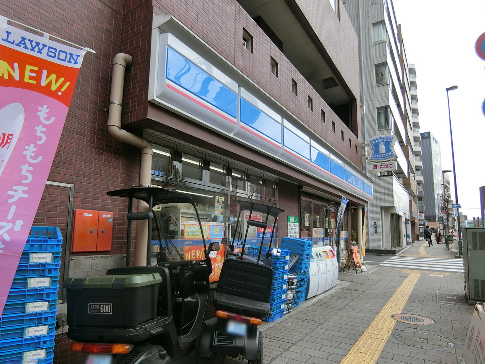 徒歩2分のローソン 寿三丁目店