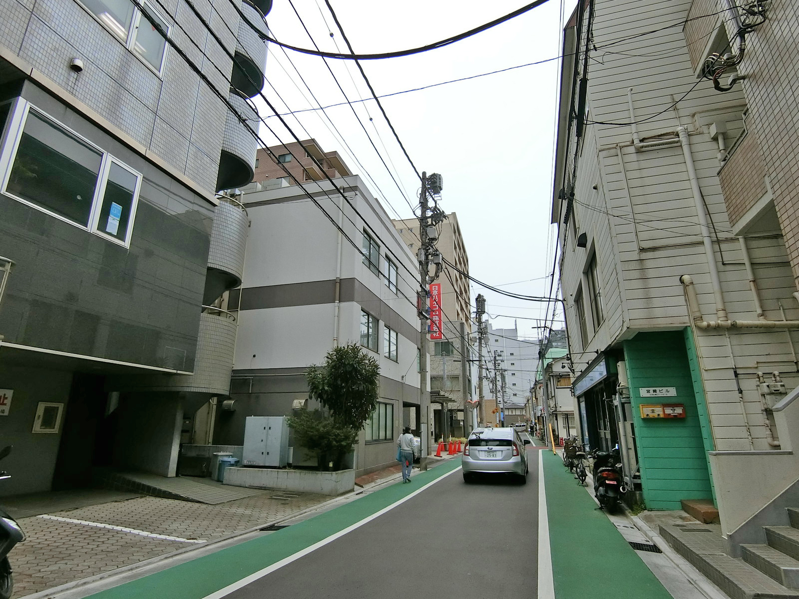 周辺は閑静なエリア