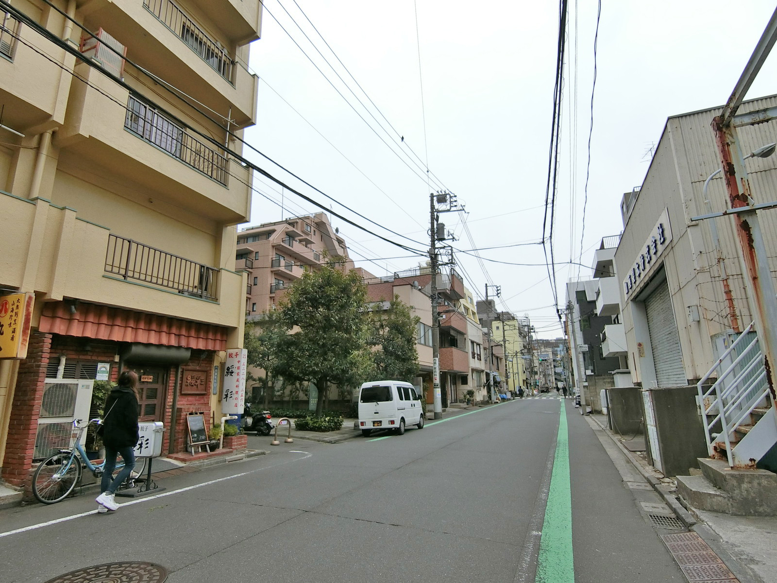 周辺は閑静なエリア