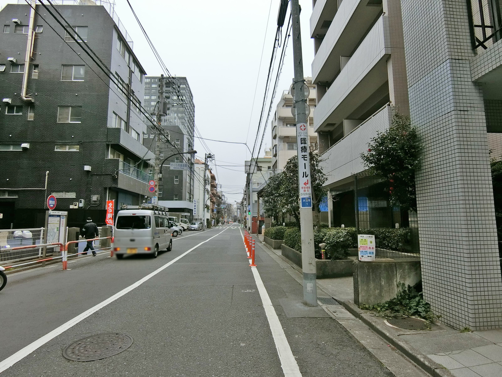 江戸川橋STビル前面の通り