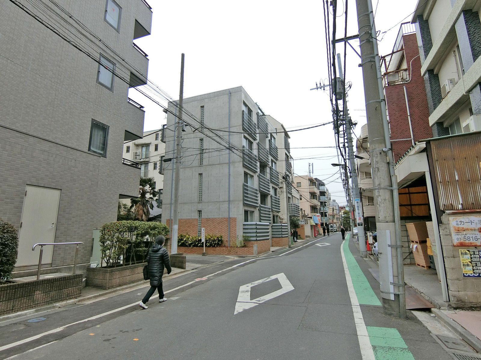 周辺は閑静なエリア