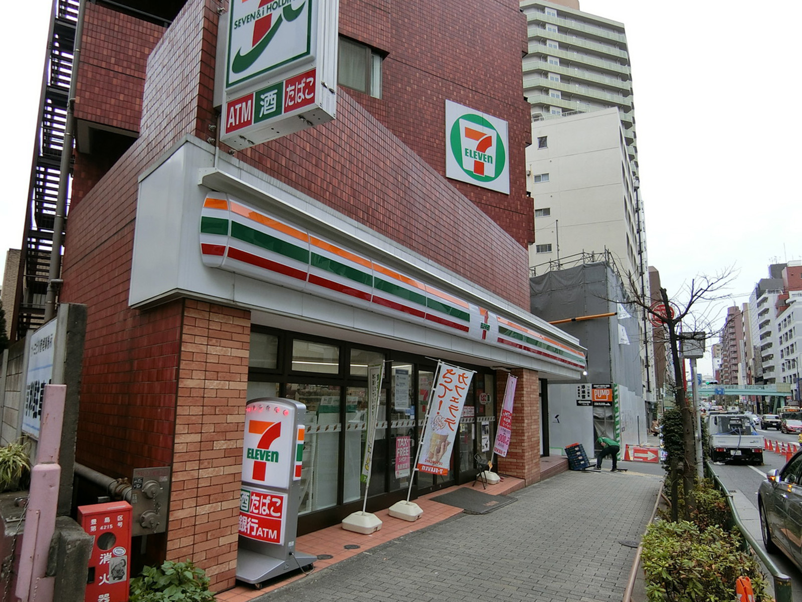 徒歩1分のセブンイレブン