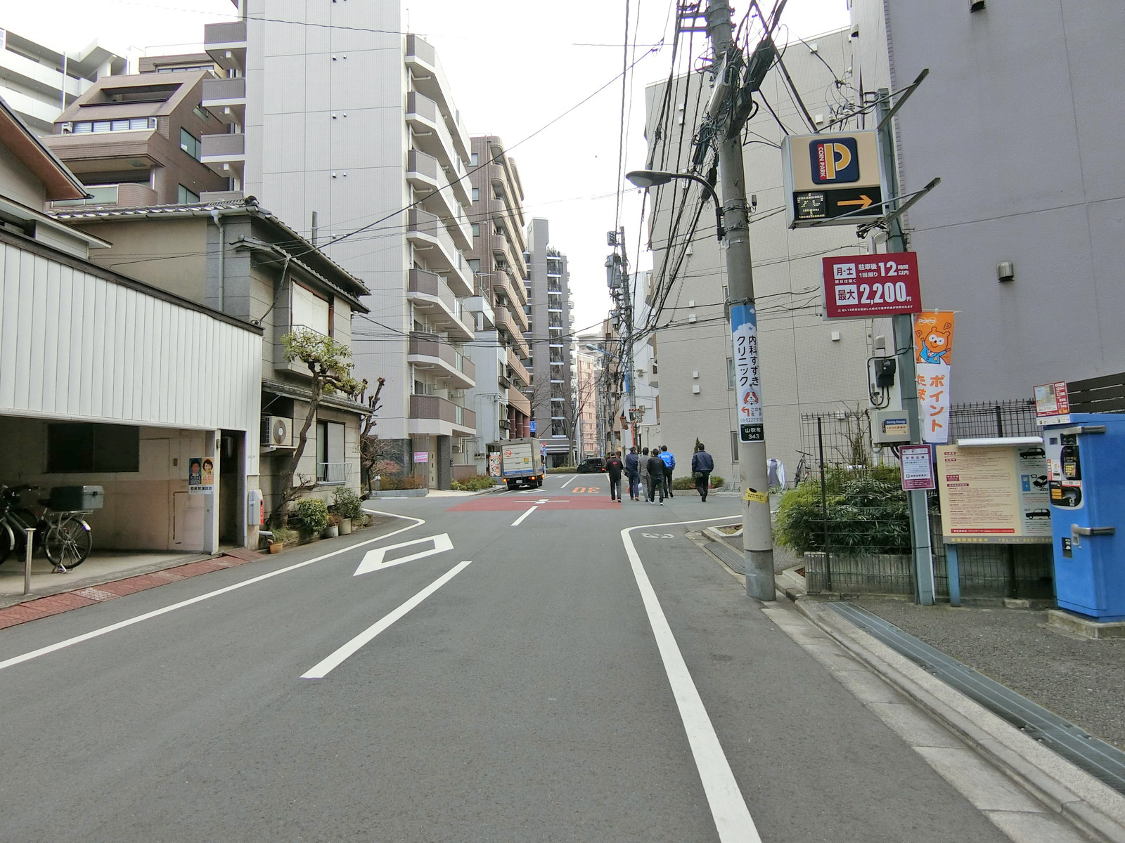 SKビル前面の通り