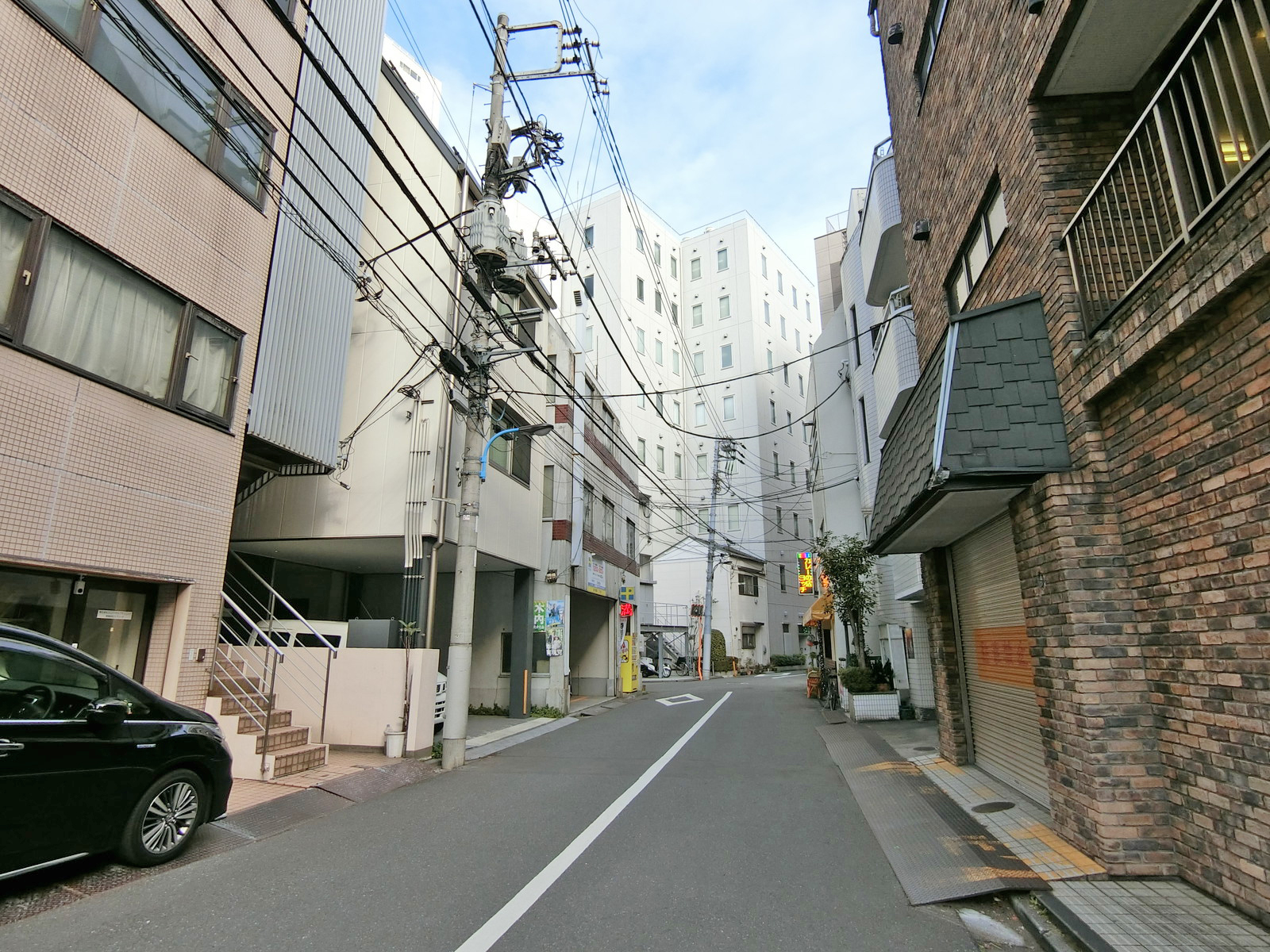 周辺は閑静なエリア
