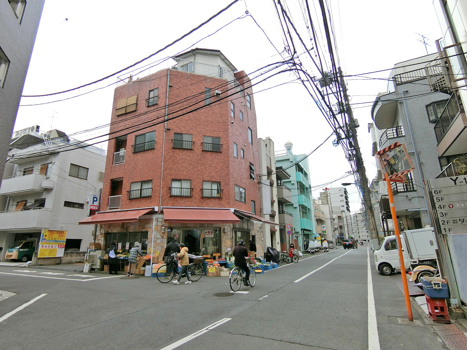 周辺は閑静なエリア