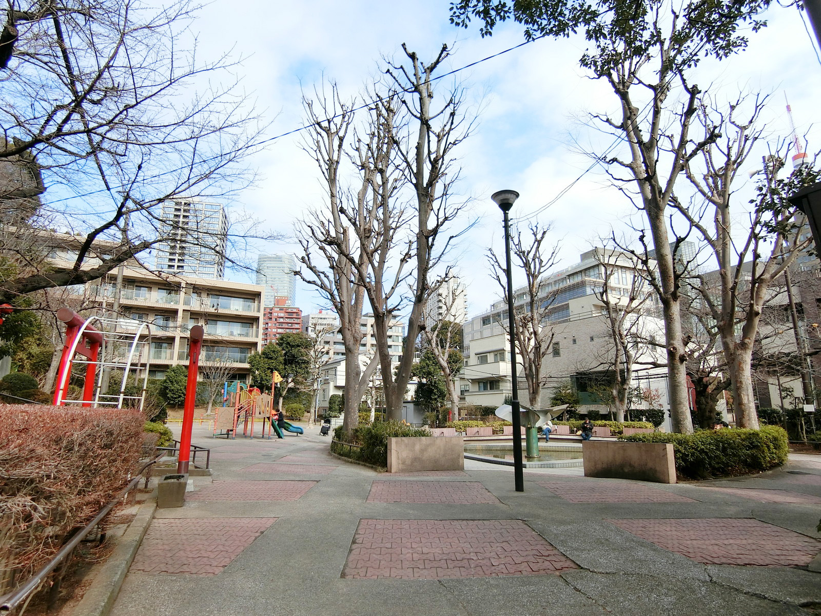 徒歩1分の狸穴公園