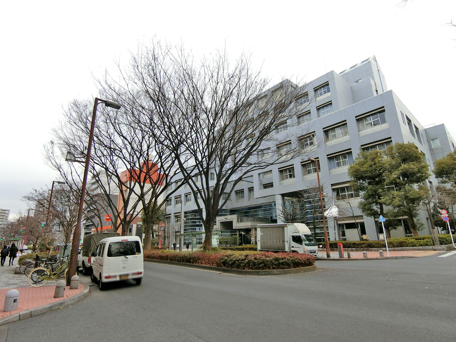 周辺は閑静なエリア