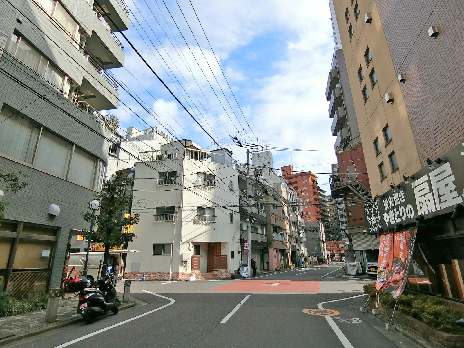 周辺は閑静なエリア