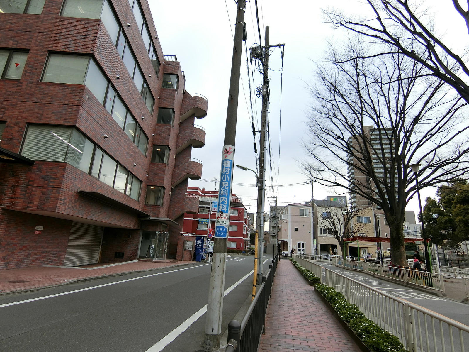 オフィス前面の通り