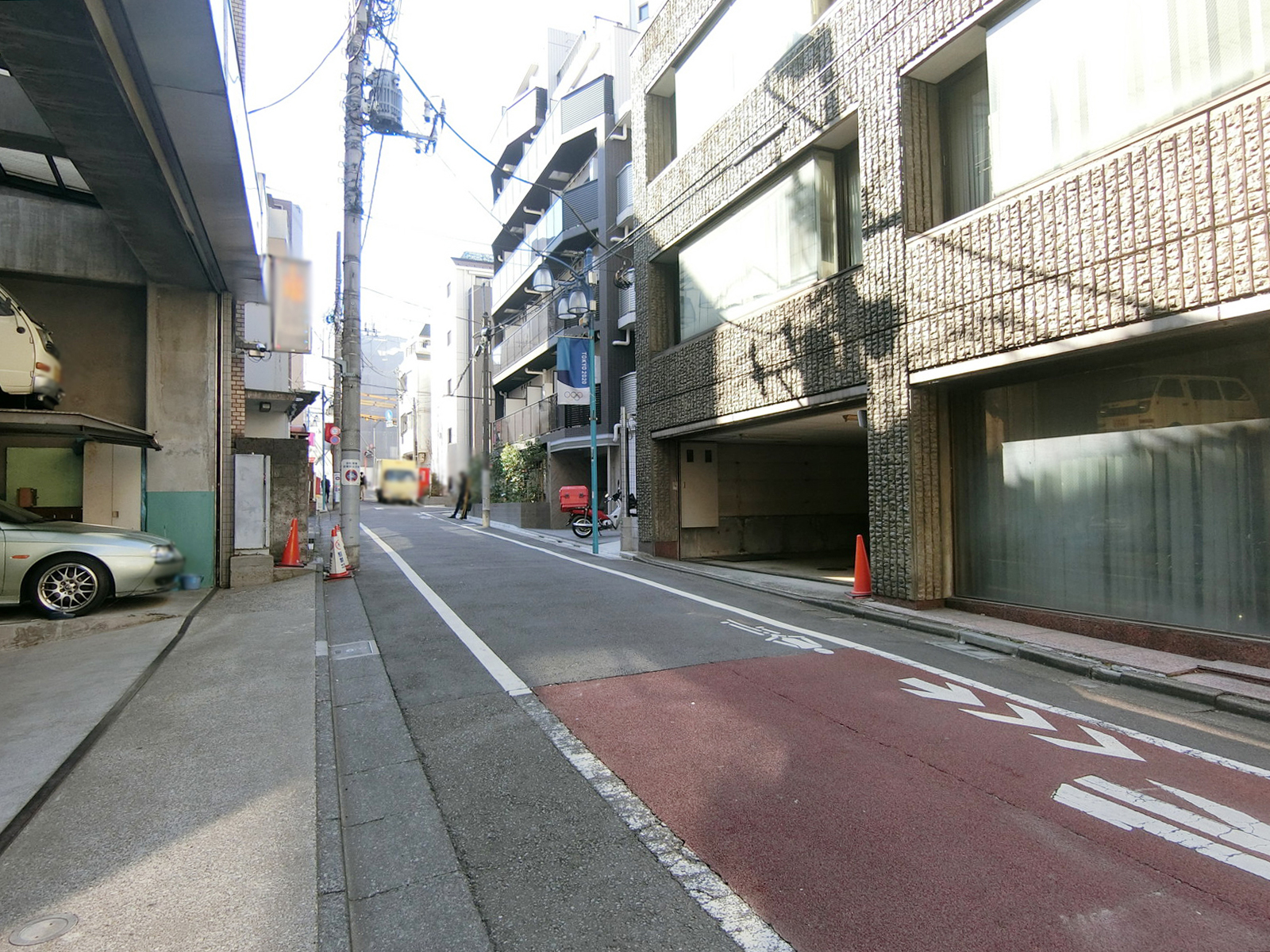 石綿ビル前面の通り